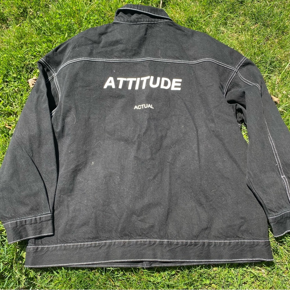 DAZY Letter Graphic Drop Shoulder Top-stitching Denim Jacket - Picture 4 of 4